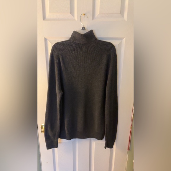 NEVER WORN/NWOT - Men’s Turtle Neck Sweater - Picture 3 of 5